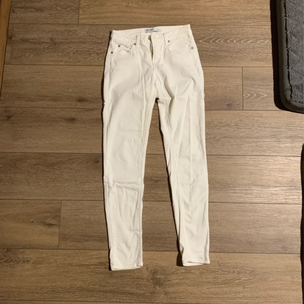White stretchy jeans